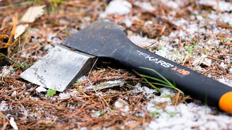 Топоры, лопаты для снега и другой садовый инвентарь Fiskars